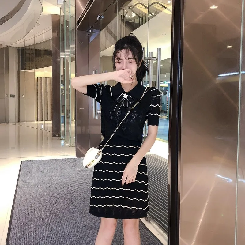 

High-End Quality Summer New French Non-Mainstream Western Style Viscose Fiber Striped Top + Skirt Suit Fashion Two-Piece Set