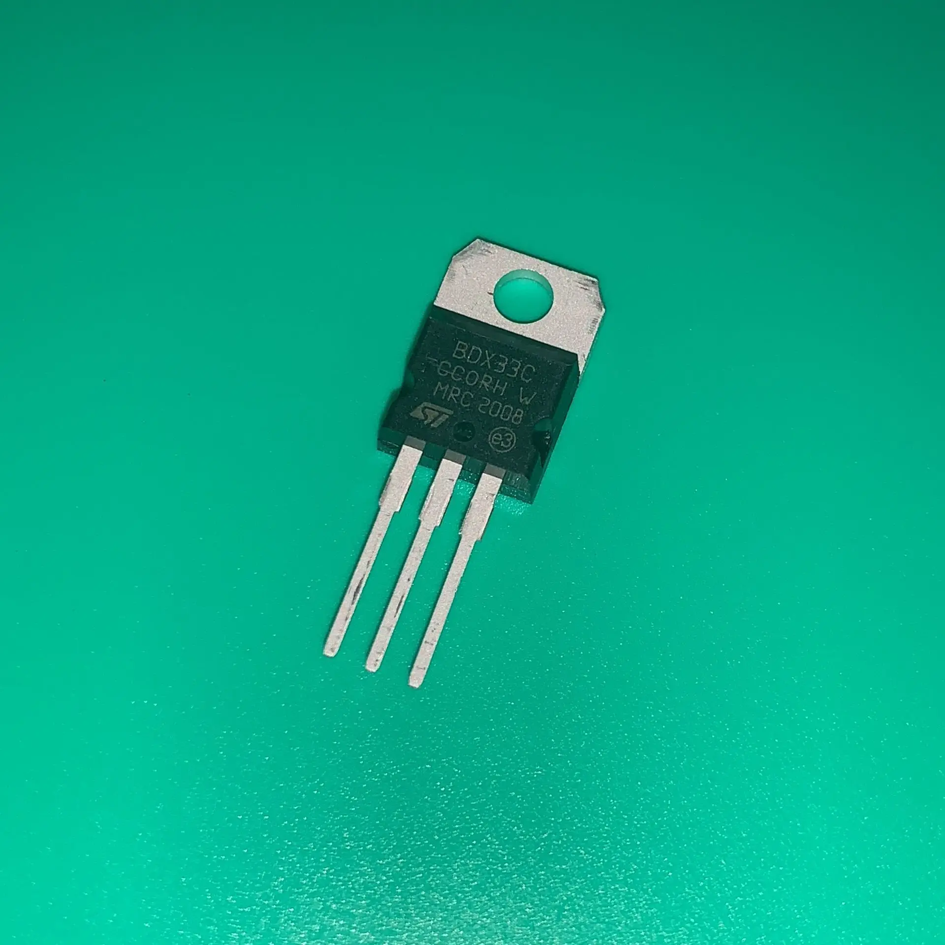 

10pcs/lot BDX33C TO-220 BDX-33C TRANS NPN DARL 100V 10A 70W TO220AB BDX33CTU BDX33CG BDX33C-S BD X33C