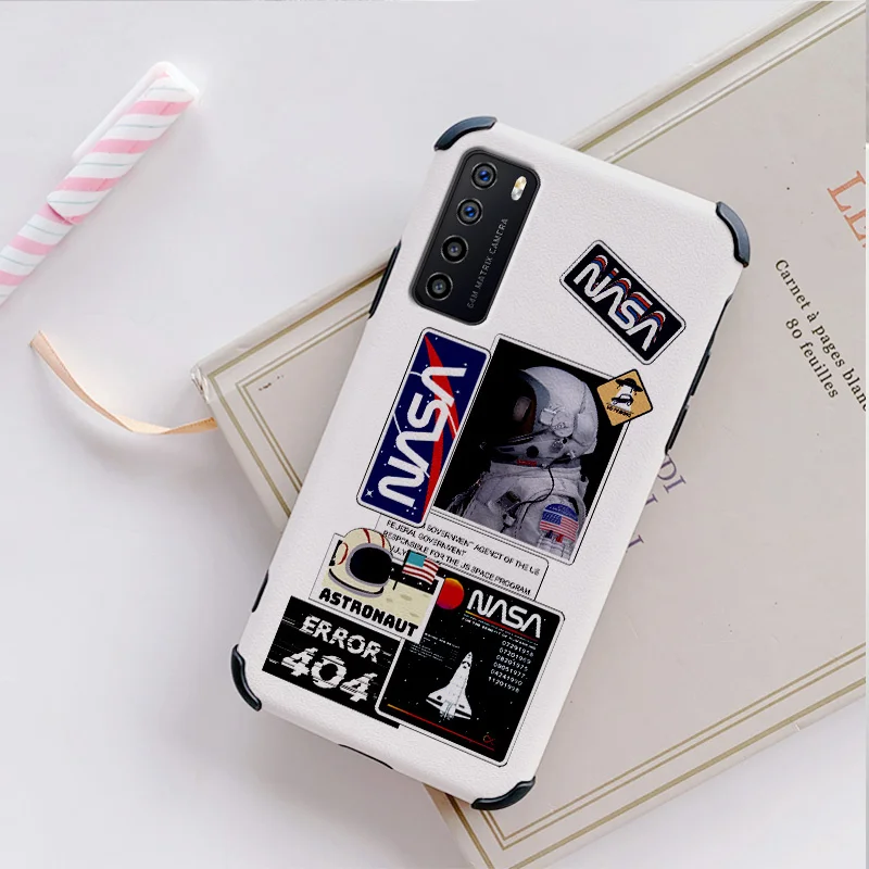 

Fashion Astronaut Cartoon Case For Honor play 4 4pro 4t 4tpro Honor v30 30 20 10 X10 9a 9x 8 8x Liquid Silicone Cover