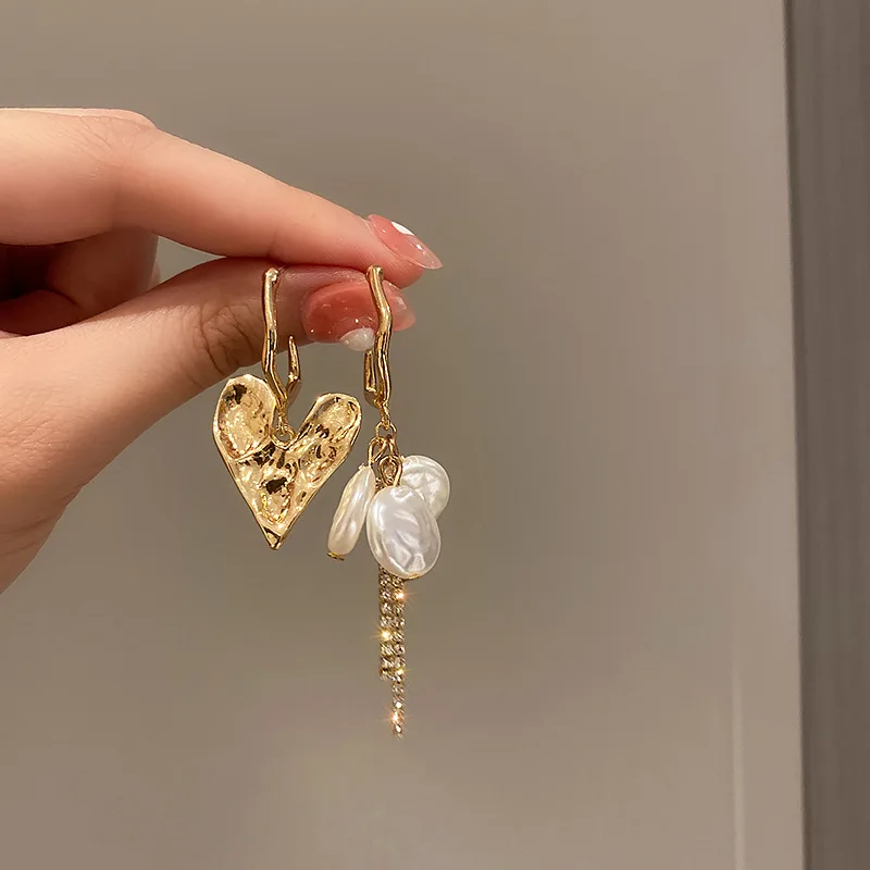 

Minar Unique Asymmetric Gold Color Irregular Love Heart Pendant Earrings for Women Genuine Pearl Dangle Earrings Accessories