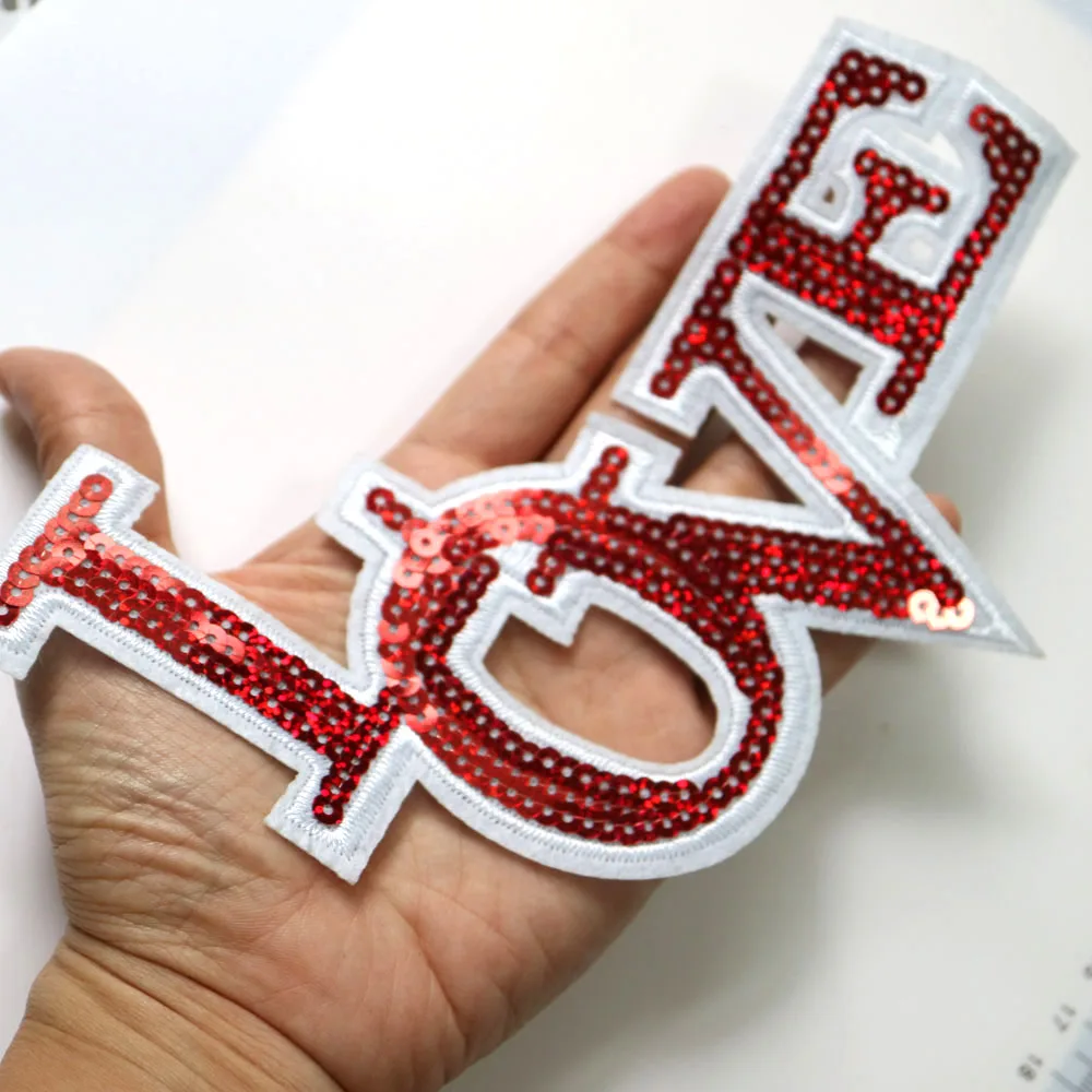 Блестки поцелуй буквы патчи для одежды DIY Железный на черный парч аппликации
