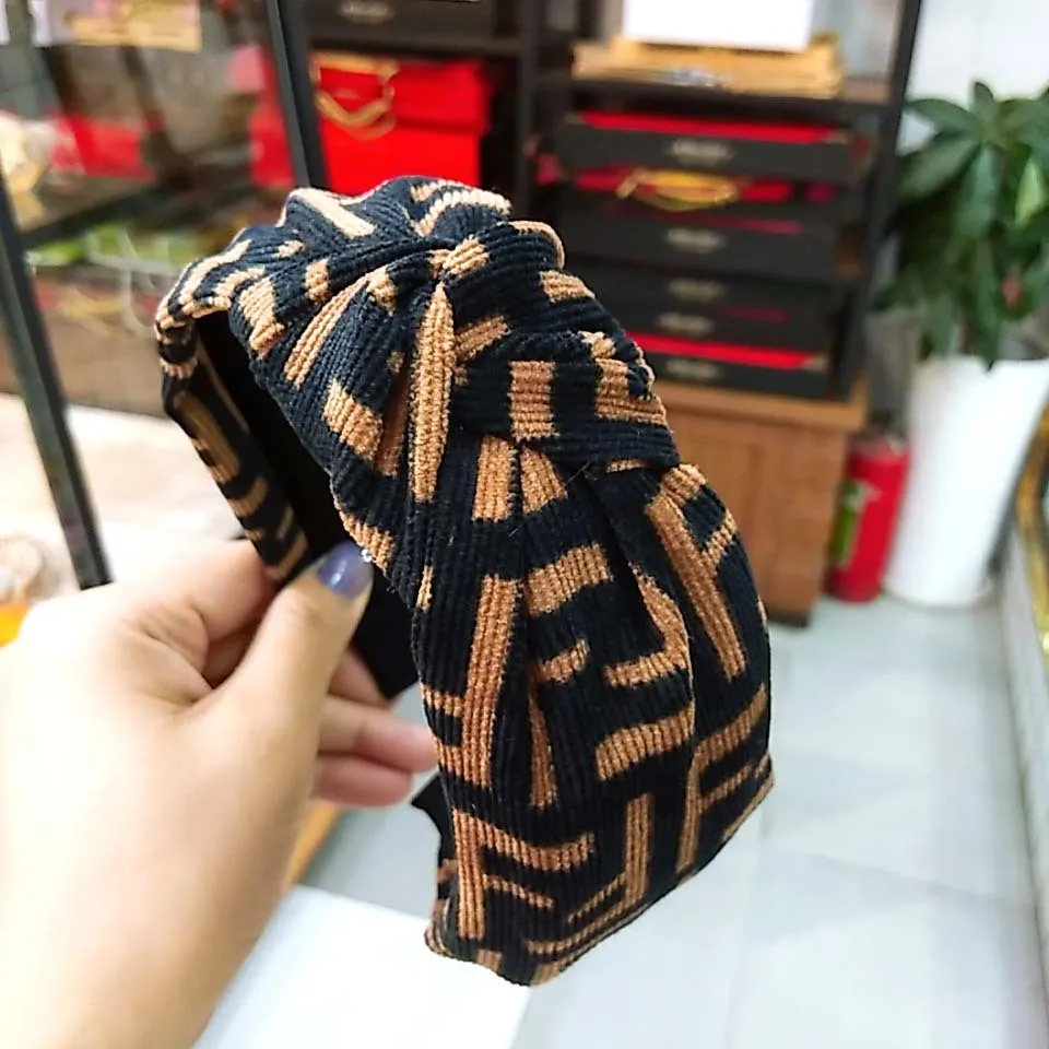 coffee letter Корейский широкополый завязанный обруч для волос высокого качества ретро Вельветовая модная повязка на голову с буквенным принтом Женская повязка на голову головной убор - Цвет: coffee letter