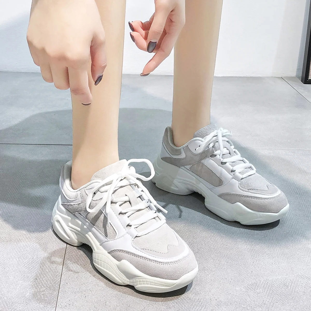 Женские кроссовки белые весна 2020 женская обувь зимняя，спортивные на толстой