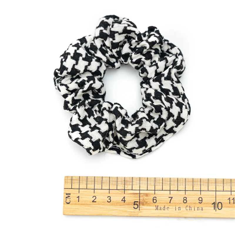 

Women Vintage Plaid Sweet Hair Scrunchies Elastic Fashion Rubber Band Girls High Quality Ponytail Hair Accessories New Arrival