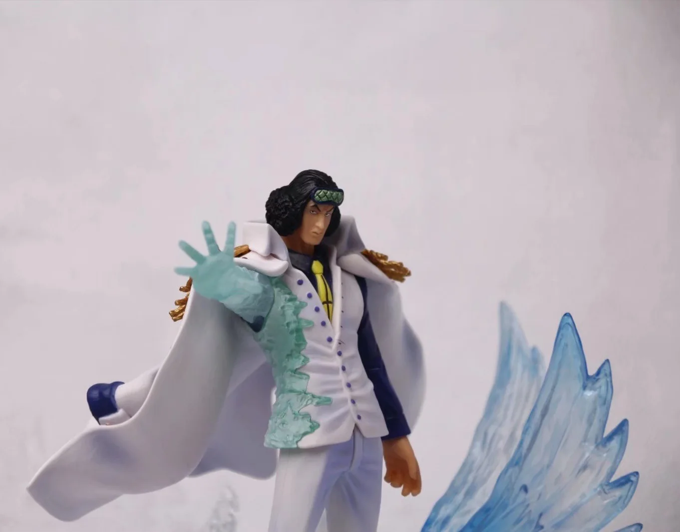 Супербоевая модель Kuzan Aokiji фотография диаметром 20 см |