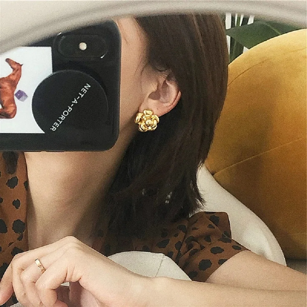 

Retro Gold Color Geometric Metal Flower Earrings Simple Metallic Camellia Earrings For Women Fashion Party Jewelry