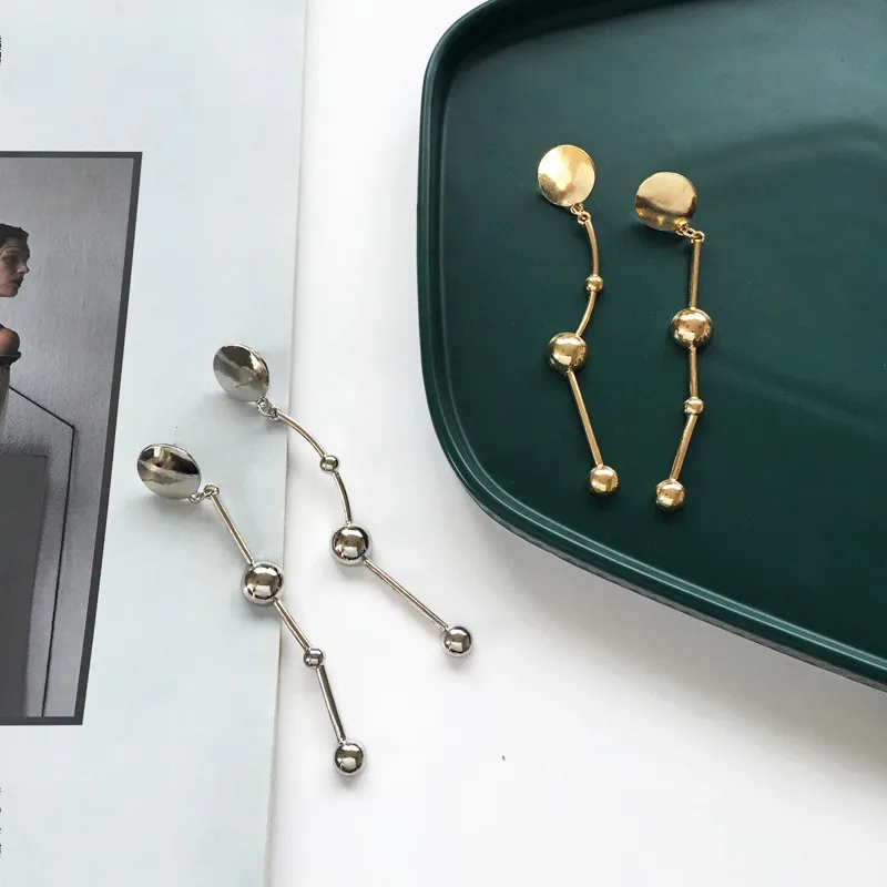 Новейший дизайн ювелирных изделий диск с круглым стержнем и шариком серьги для