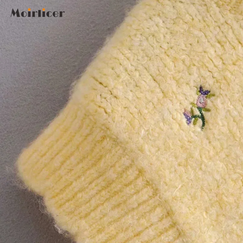 Женский трикотажный жилет с цветочной вышивкой Желтый эластичный без рукавов