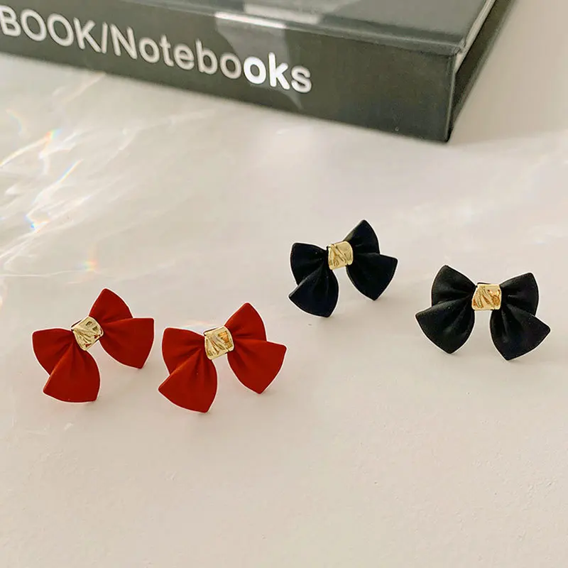 

New Ladies Fashion Charm Popular Bow Small Earrings Women Simple Wholesale