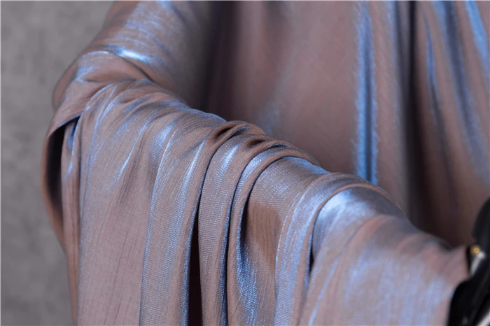 Утолщенные стеклянные шелковые градиентные ткани складки текстура линии против