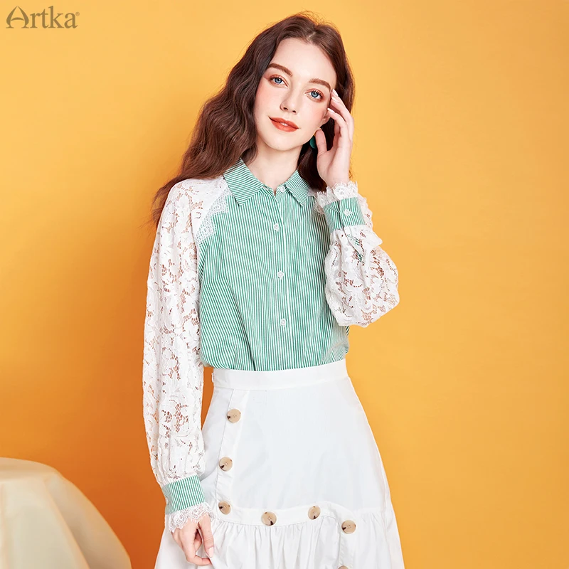 Женская блузка в полоску ARTKA зеленая элегантная кружевная с длинным рукавом и