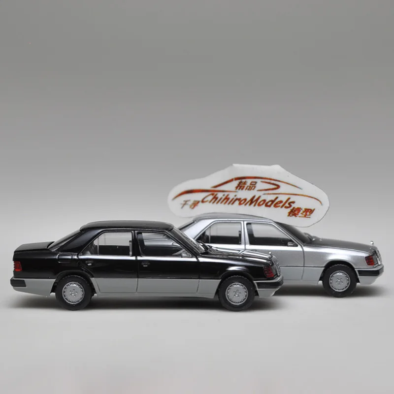 Модель автомобиля из инженерного пластика S124 W124 1:87 |