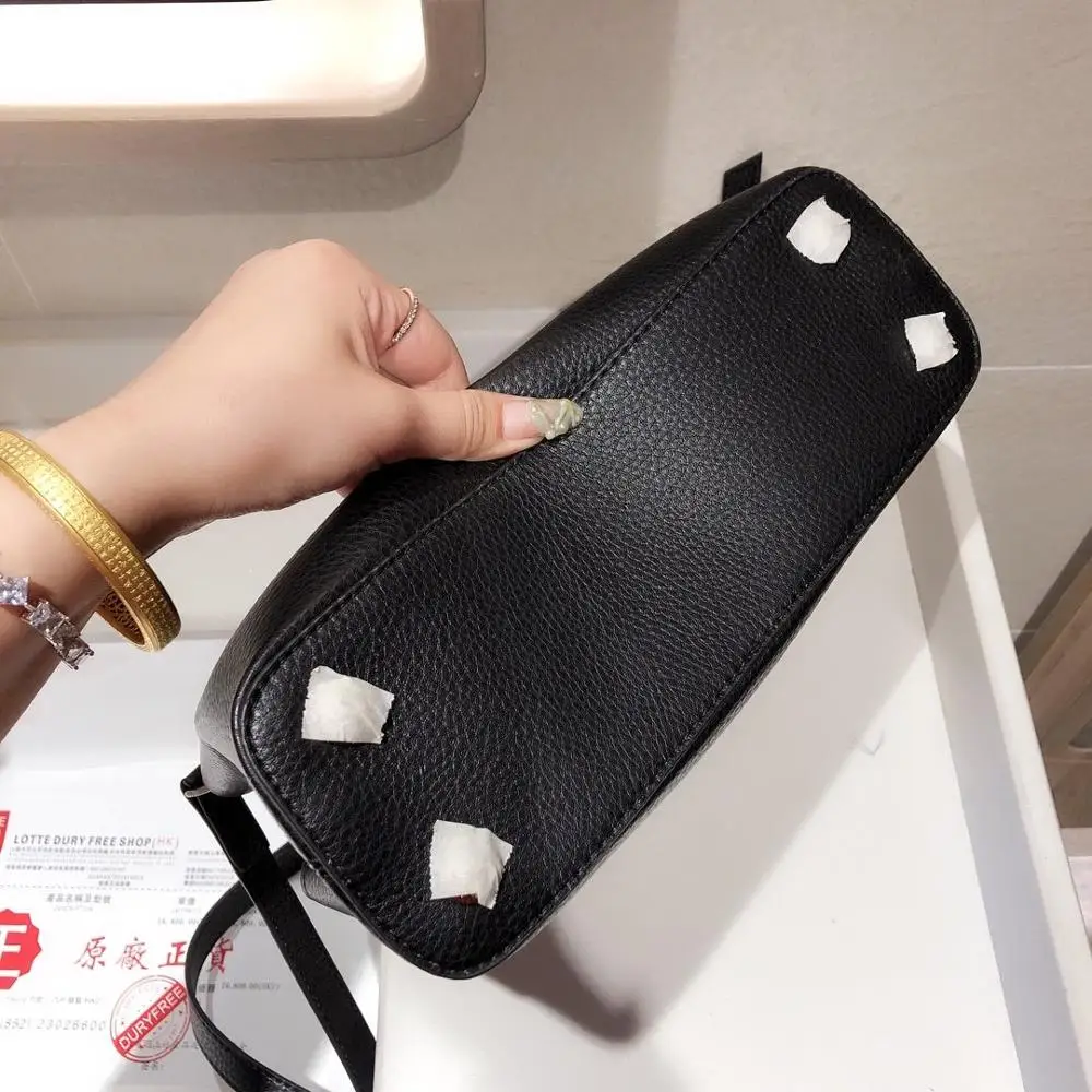 

Designer Luxury Handbags Purses Taurillon Handbag Shoulder Bags Ladies Cross Body Bags Genuine Leather Bag Wallet Capucines BB