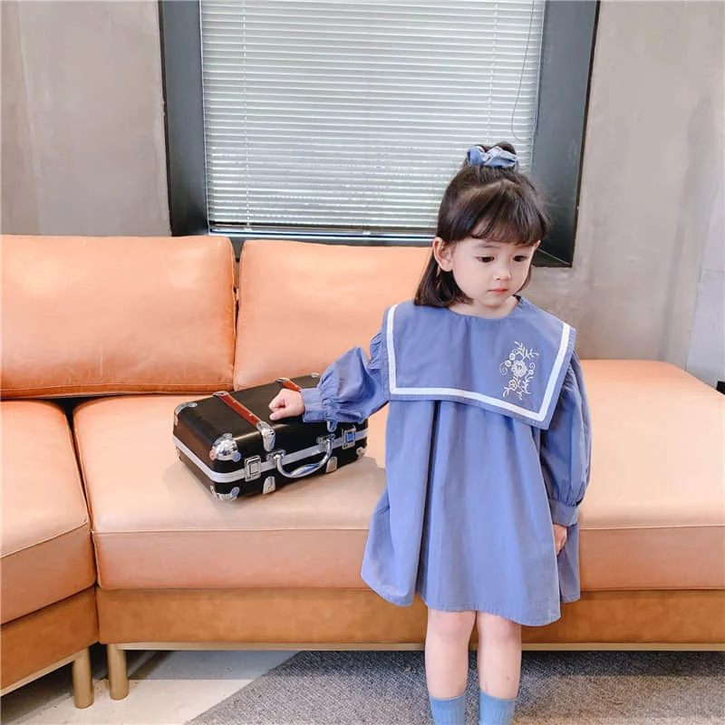 

Корейские платья для девочек 2021 Весенняя новинка детские вышивкой в стиле вестерн комплект детской одежды; Сезон весна-осень; Свободная нар...