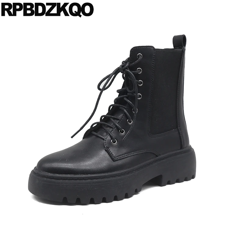 Женские короткие ботинки со шнуровкой зимние с круглым носком боевые ботильоны