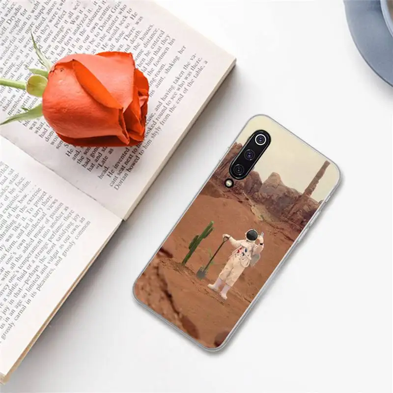 

Cute aesthetics space astronaut pattern Phone Case For Xiaomi Redmi note 7 8 9 A t k30 max3 9 s 10 pro lite