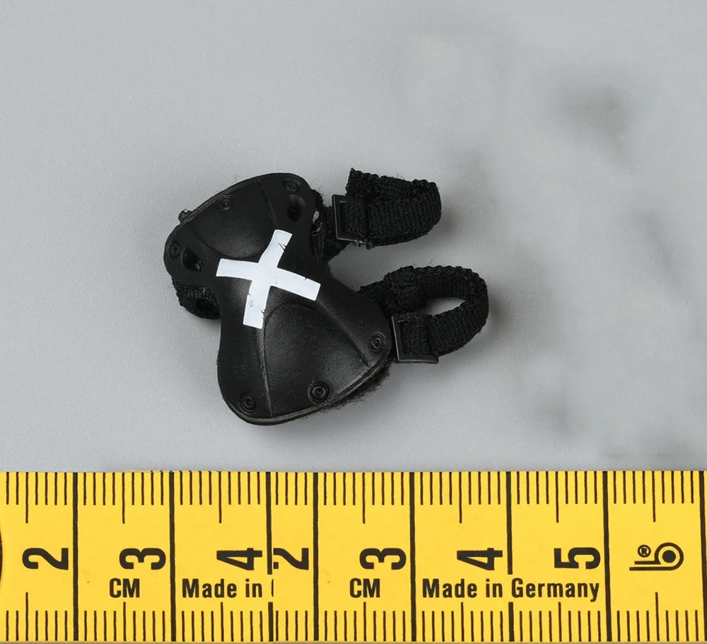 

Flagset 73039 1/6th Asia Female Soldier Assaulter Han Meimei Black Knee Pad Protection Model For 12inch Body Accessories