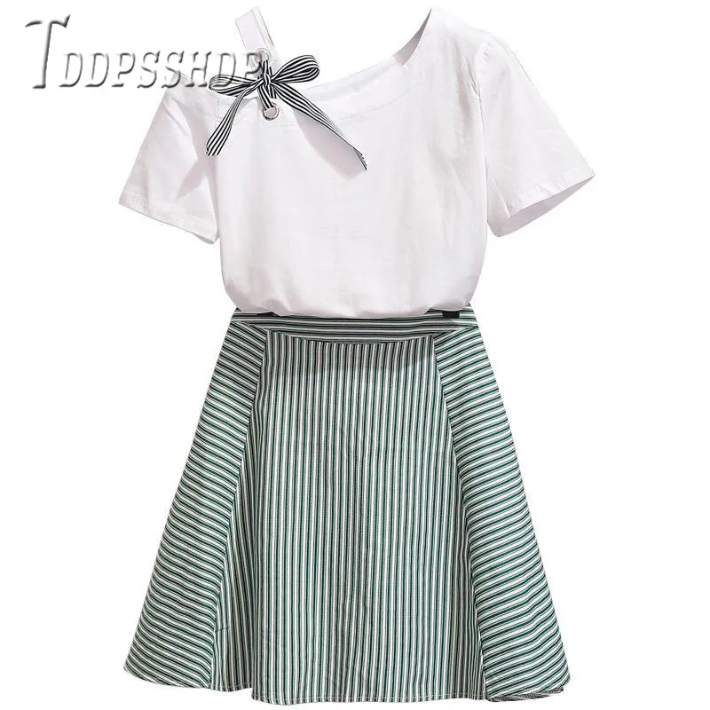 Женский комплект в французском стиле белая футболка и юбка полоску 2019 |