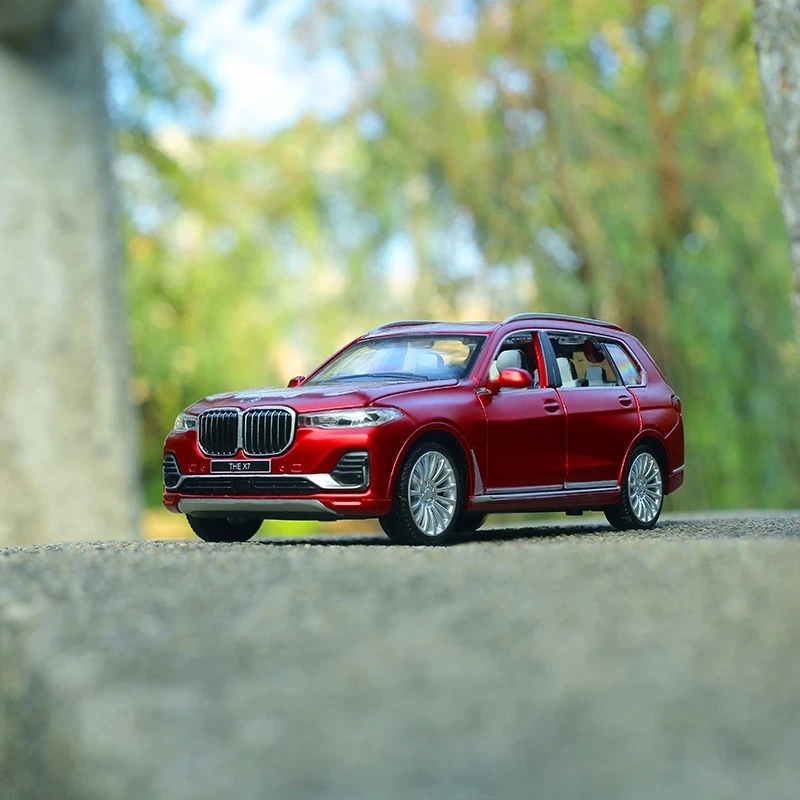 

1:32 X7 SUV Alloy Car Diecast Sound And Light Pull Back Model Toy Metal Vehicle Simulation Collection Gifts Toys for boys