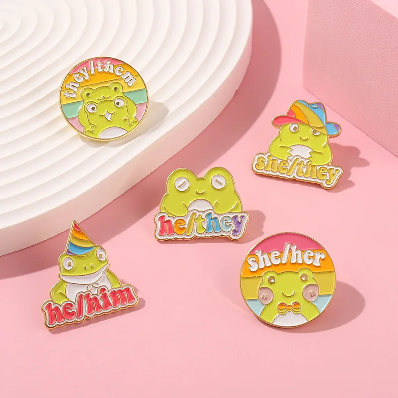 

Frog Studying Enamel Pin Custom Rainbow Colors Pronoun Brooches Bag Lapel Pin Cartoon Animal Badge Jewelry Gift for Kids Friends