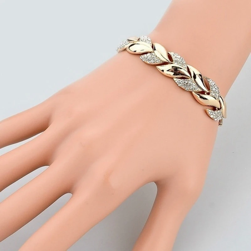 

New Fashion Golden Leaf Bracelet Small Fresh Bracelet Female Wild Simple Inlaid Zircon Pendant Bracelet Jewelry Gift