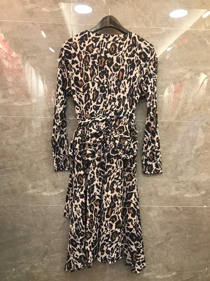 

2020 Early Spring New Model Fashion Sexy Fashionable V-neck Long Sleeve Leopard Print Midi Dress Free Shipping Worldwide