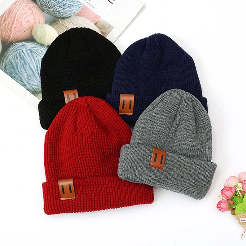 Универсальная вязаная шапка один размер новый плюс бархат теплая осенняя и