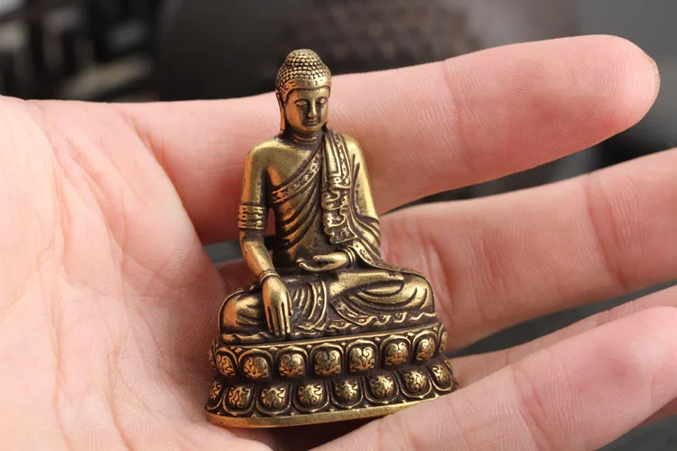 Retro Brass Buddha Sakyamuni Statue Mini Portable Pocket Sitting Buddha Sculpture Home Decor Office Desk Decorations Ornaments