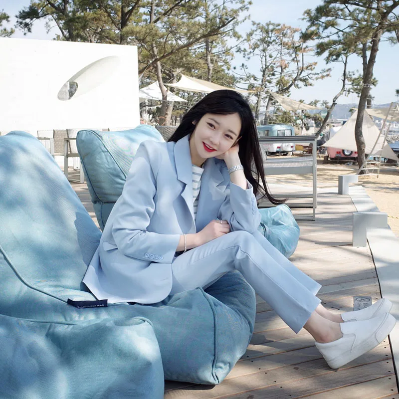 Женский деловой костюм из двух предметов повседневный в официальном стиле