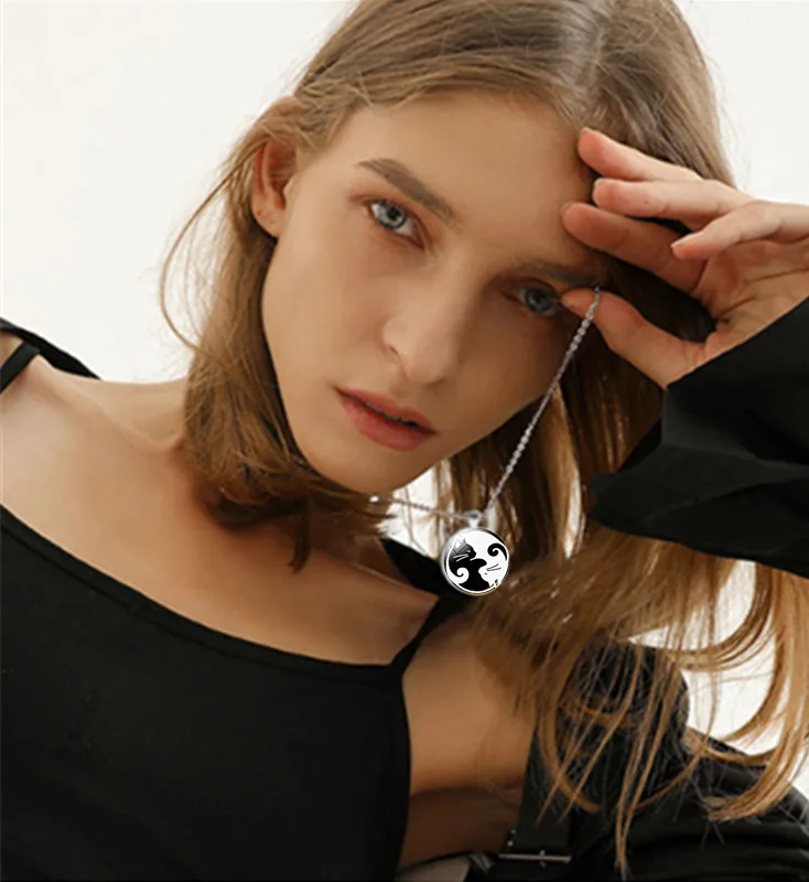 Светящееся ожерелье с подвеской кабошоном изображением кошки Инь Янь 3 цвета