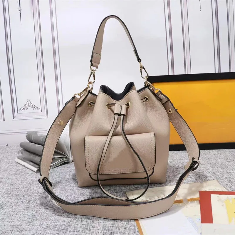 

2021 Luxury sling bag series horizontal stripes simple fashion sling bag large space portable handbag free shipping