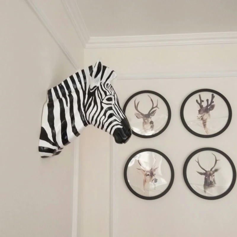 

2021 Sculpture Zebra Head Statue Home Decoration Accessories Resin Animal Statue Christmas Room Decor Nodic Wall Decoration