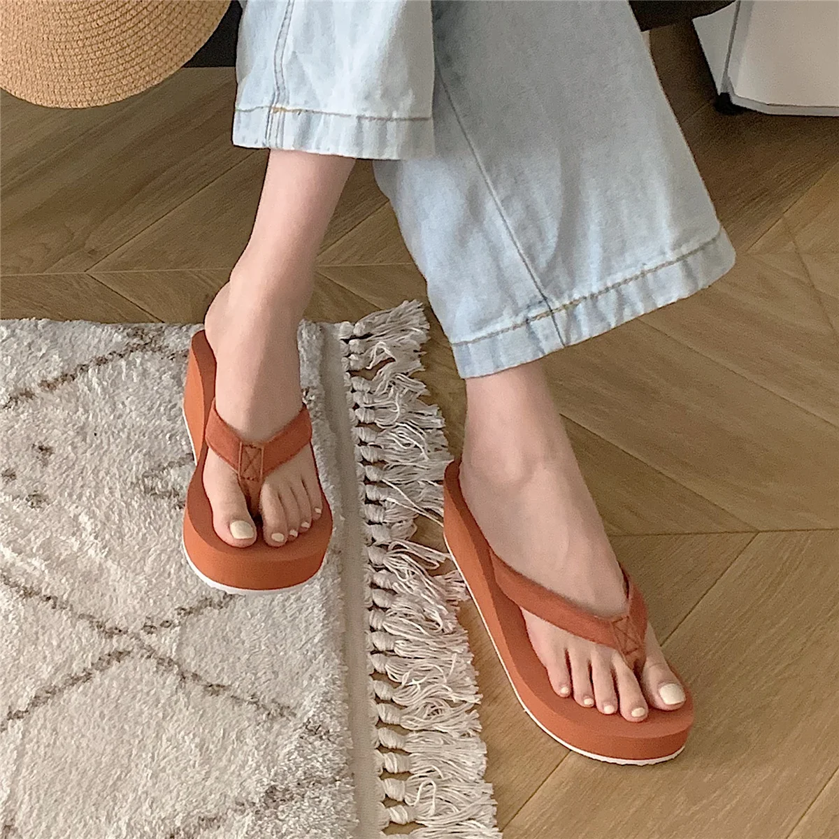 

Thin and thin muffin thick bottom herringbone slippers women's summer net red fashion ins wear holiday beach shoes and flip
