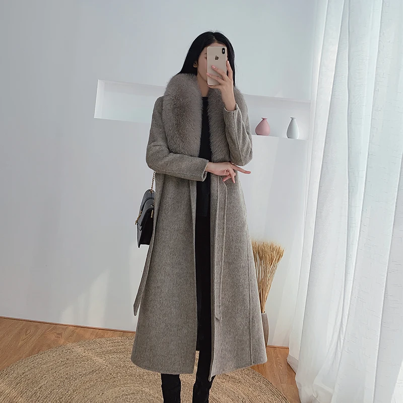Женское кашемировое пальто с воротником из искусственного лисьего меха | Женская