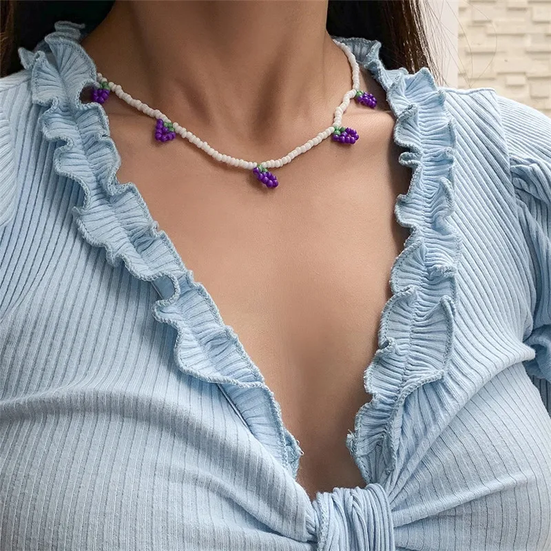 

Sweet Cool Ins Creative Small Grape Pendant Necklace Simple Ggeometric Beaded Rice Bead Necklace