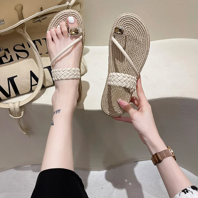 

Beach Shoes Rubber Flip Flops Ladies' Slippers Glitter Slides Low Fashion Slipers Women Sabot Hawaiian Flat Jelly Luxury 2021 Ba
