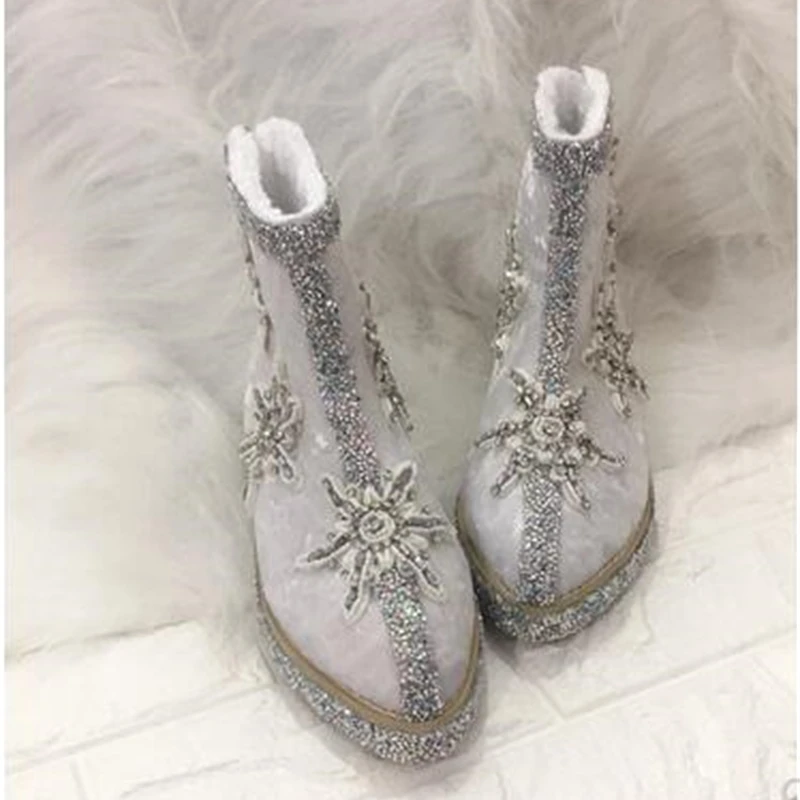Зимние сапоги из хлопка стразы снежинки женские с острым носком бархатные