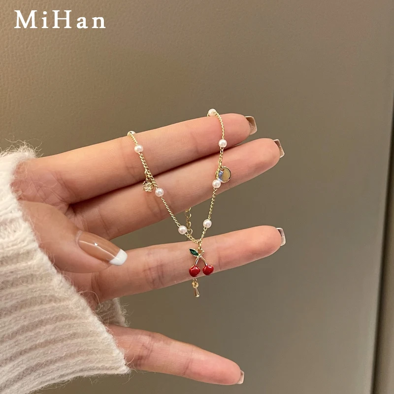 

Mihan Women Jewelry Bracelet Popular Design One Layer Simulated Pearl Golden Plating Red Cherry Charm Bracelet For Girl Gifts