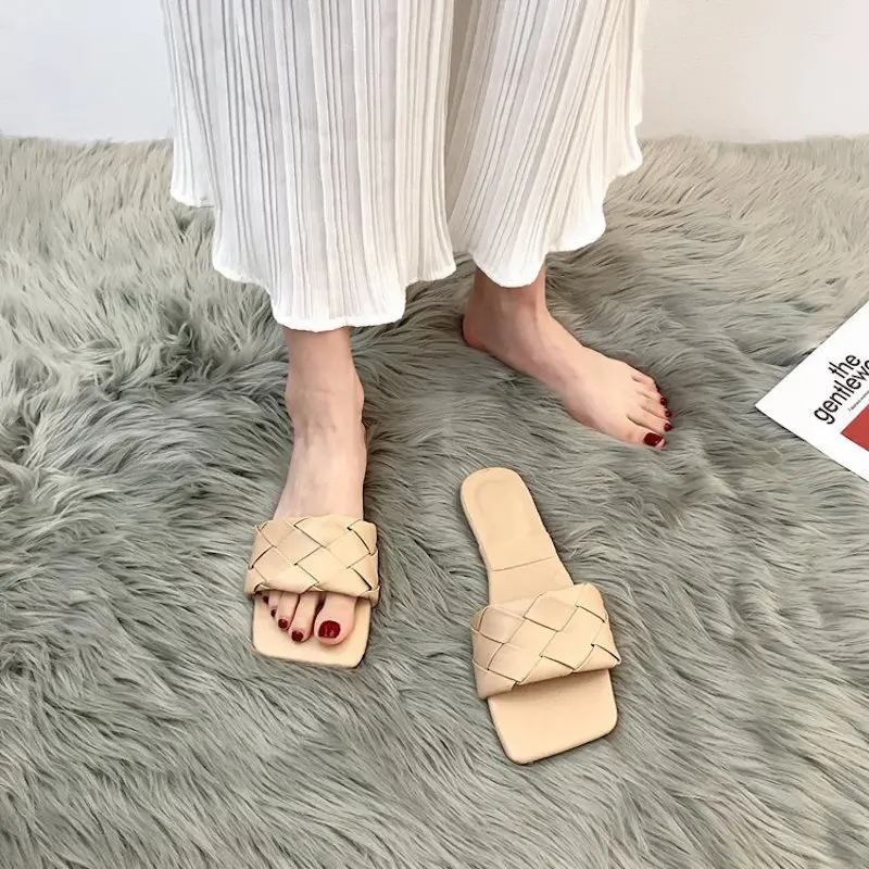 Женские шлепанцы на плоской подошве тесьмой сандалии повседневные 2020 летня