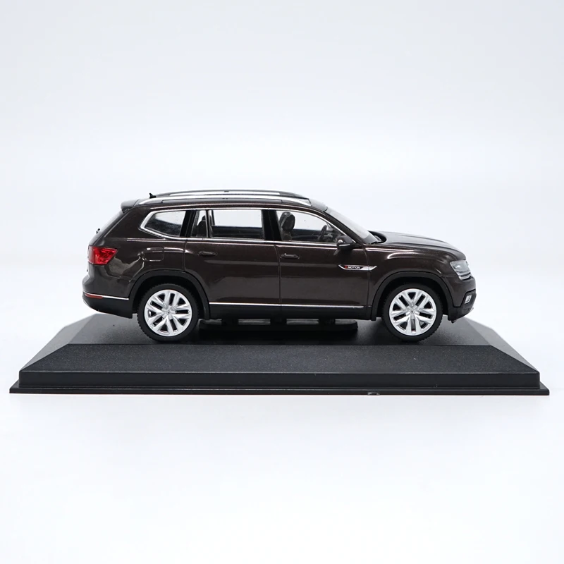 Высокая тщательная 1:43 VW TERAMONT2017 модель автомобиля из сплава статического металла