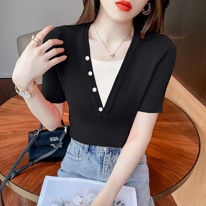 

Fake two piece Knitted Top Women's summer 2021 new color contrast short sleeve T-shirt slim V-neck fashion shirt