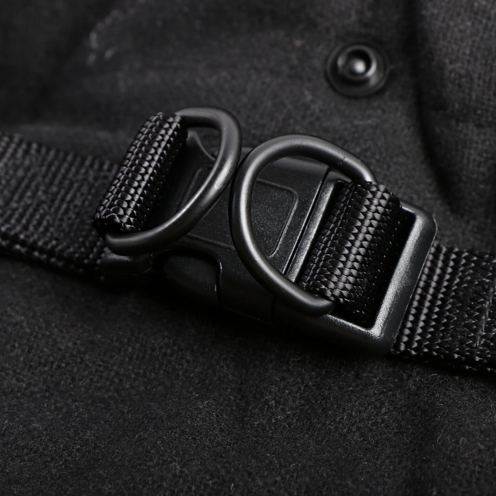 Зимняя одежда для собак с ремнями плюс бархатная утолщенная теплая и дышащая