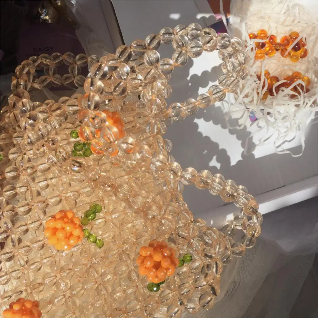 Сумка тоут женская с жемчугом акриловый саквояж бусинами вечерняя праздвечерние