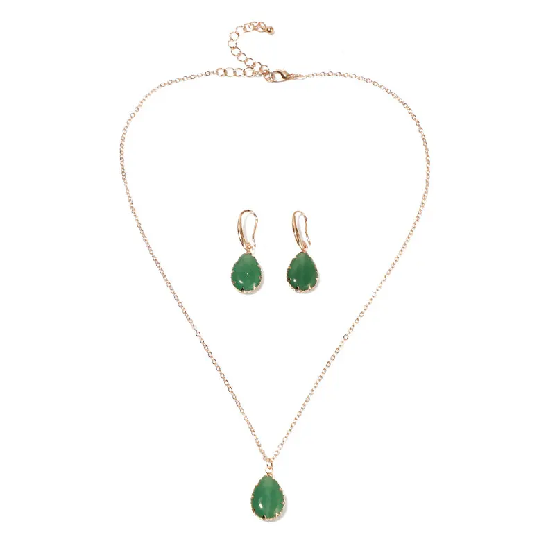 Комплект ювелирный женский из цепочки и ожерелья с подвеской зеленым