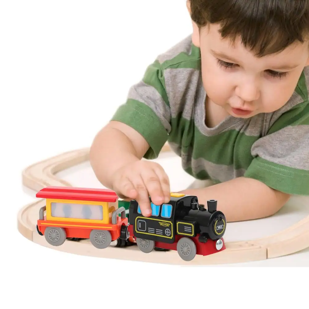 Набор игрушечного электрического маленького поезда с магнитным соединением