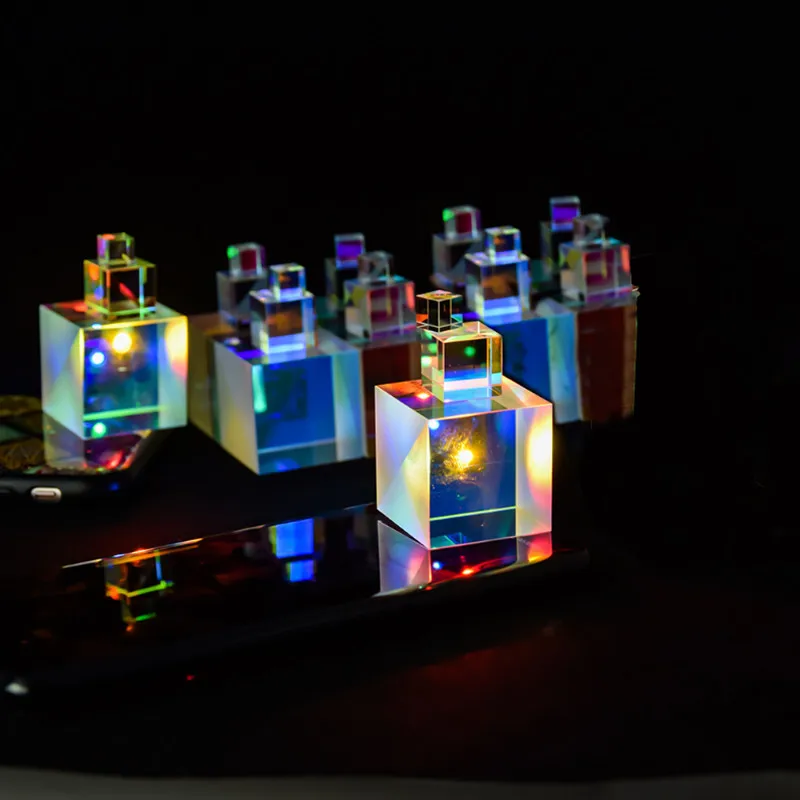 Оптическое стекло призма RGB дисперсионный спектр образовательная модель для