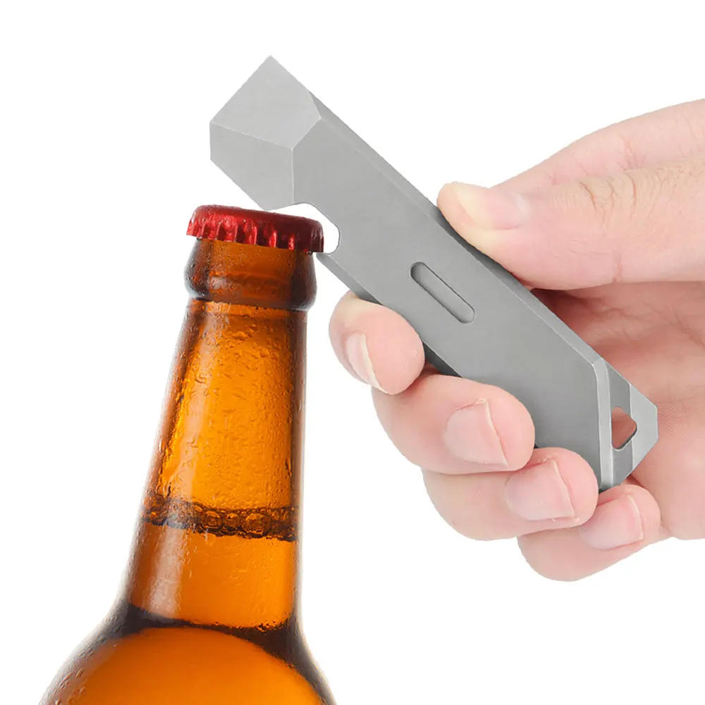 Маленький брелок из титанового сплава с открытой бутылкой | Спорт и развлечения