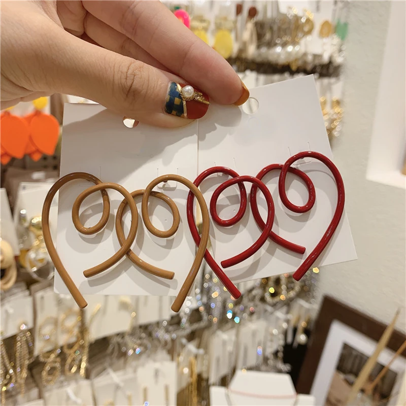 Новый дизайн любовь много-круг пустотелые серьги гвоздики сладкий в форме сердца