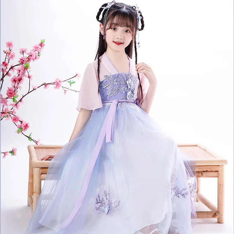 Шифоновое платье с аппликацией и вышивкой в античном стиле |