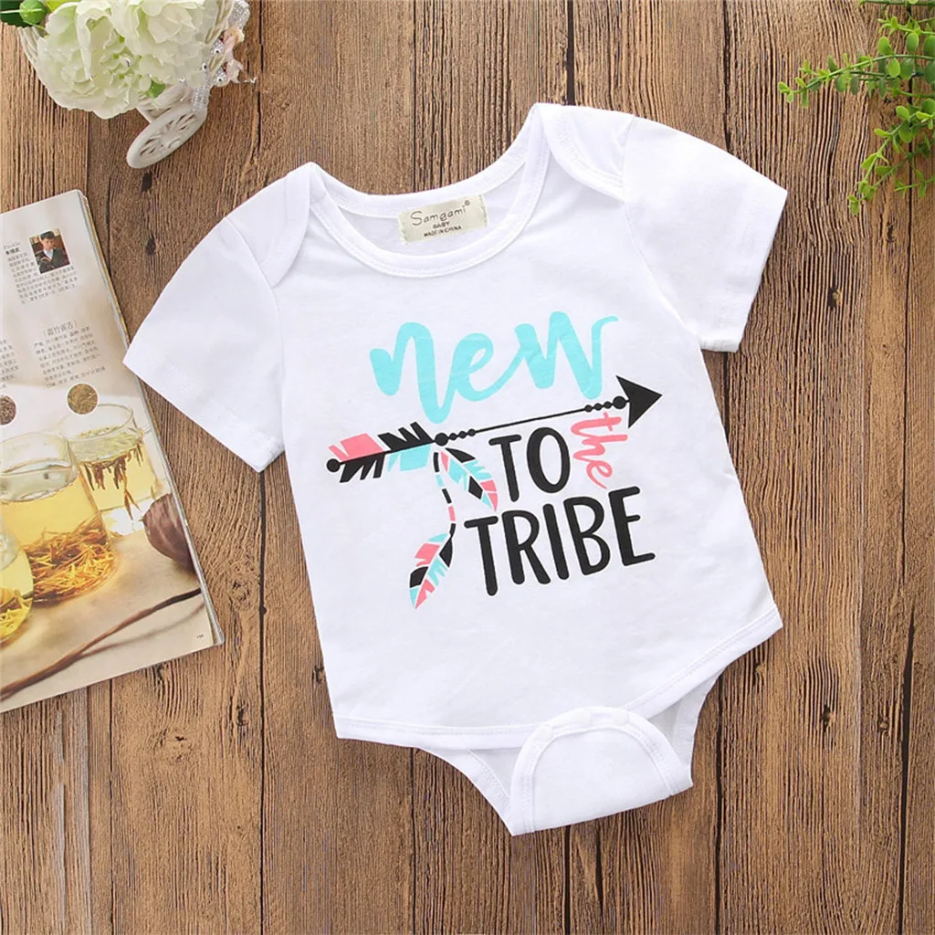 Детская однотонная одежда с круглым воротником и надписью на весну лето модная